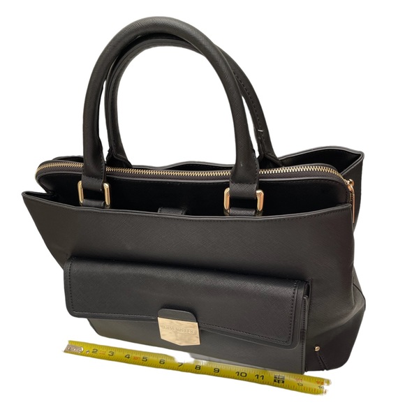 Woman’s Steve Madden large hand bag - Picture 3 of 11